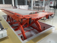 Scissor platform for cargo
